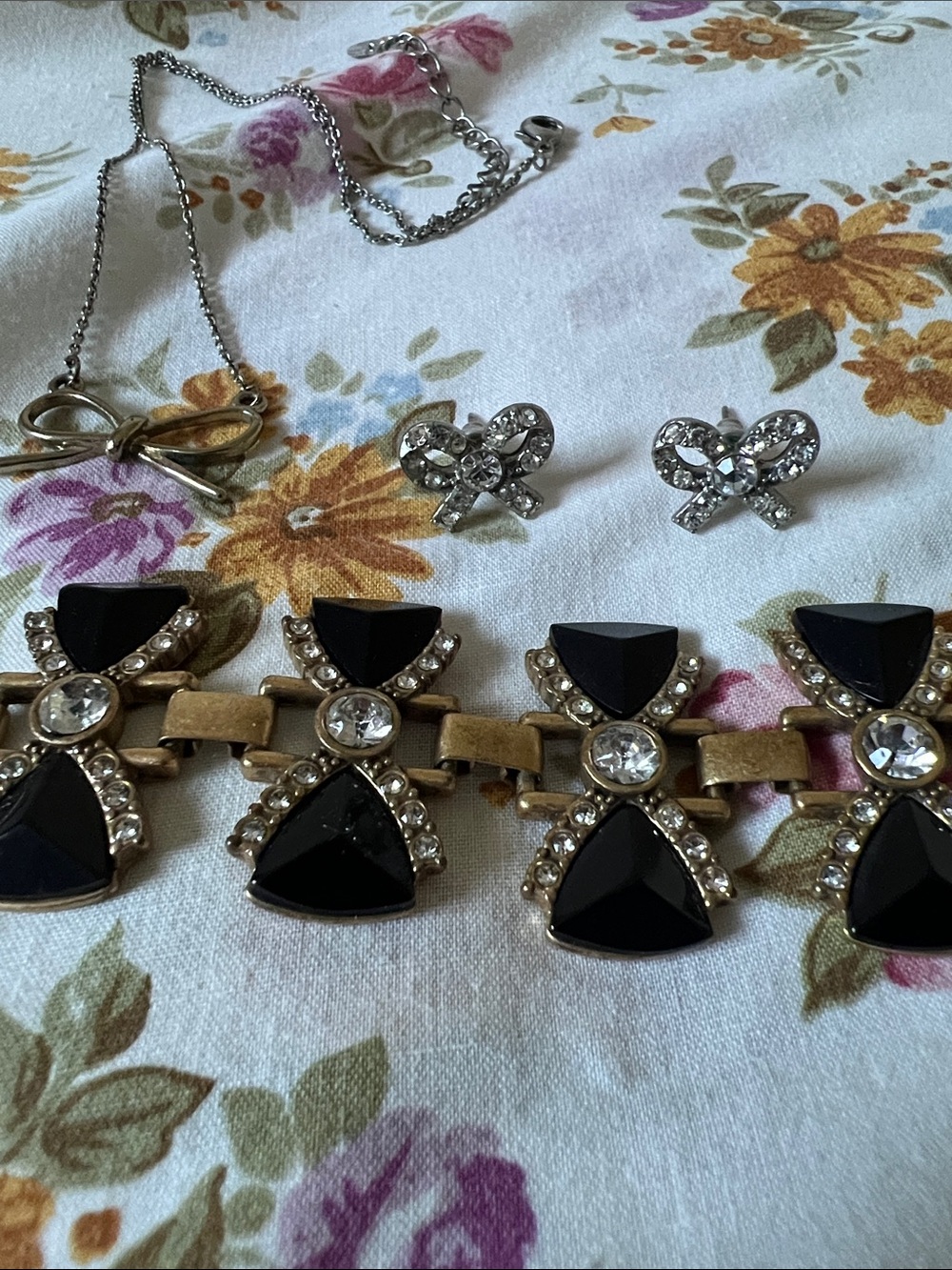 Bow Jewelry bundle (earrings, necklace, bracelet)